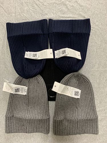 Ribbed Beanie with Lens Detail